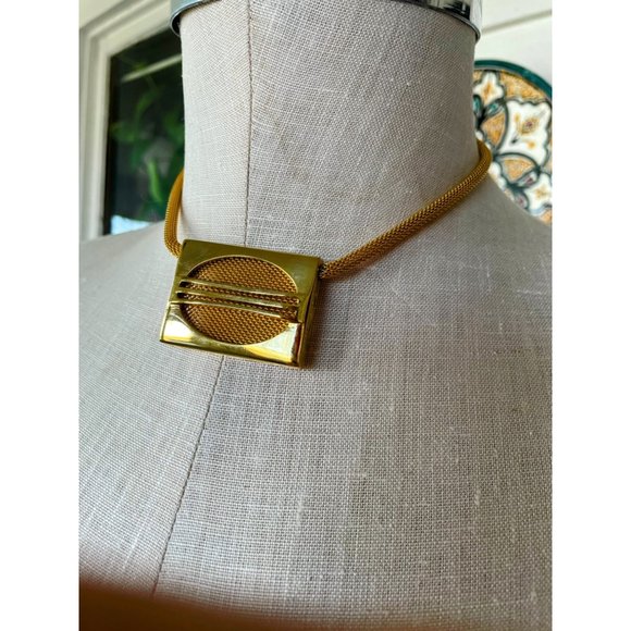 Vintage 1970s Square Pendant Mesh Choker Necklace Goldtone - Picture 6 of 14